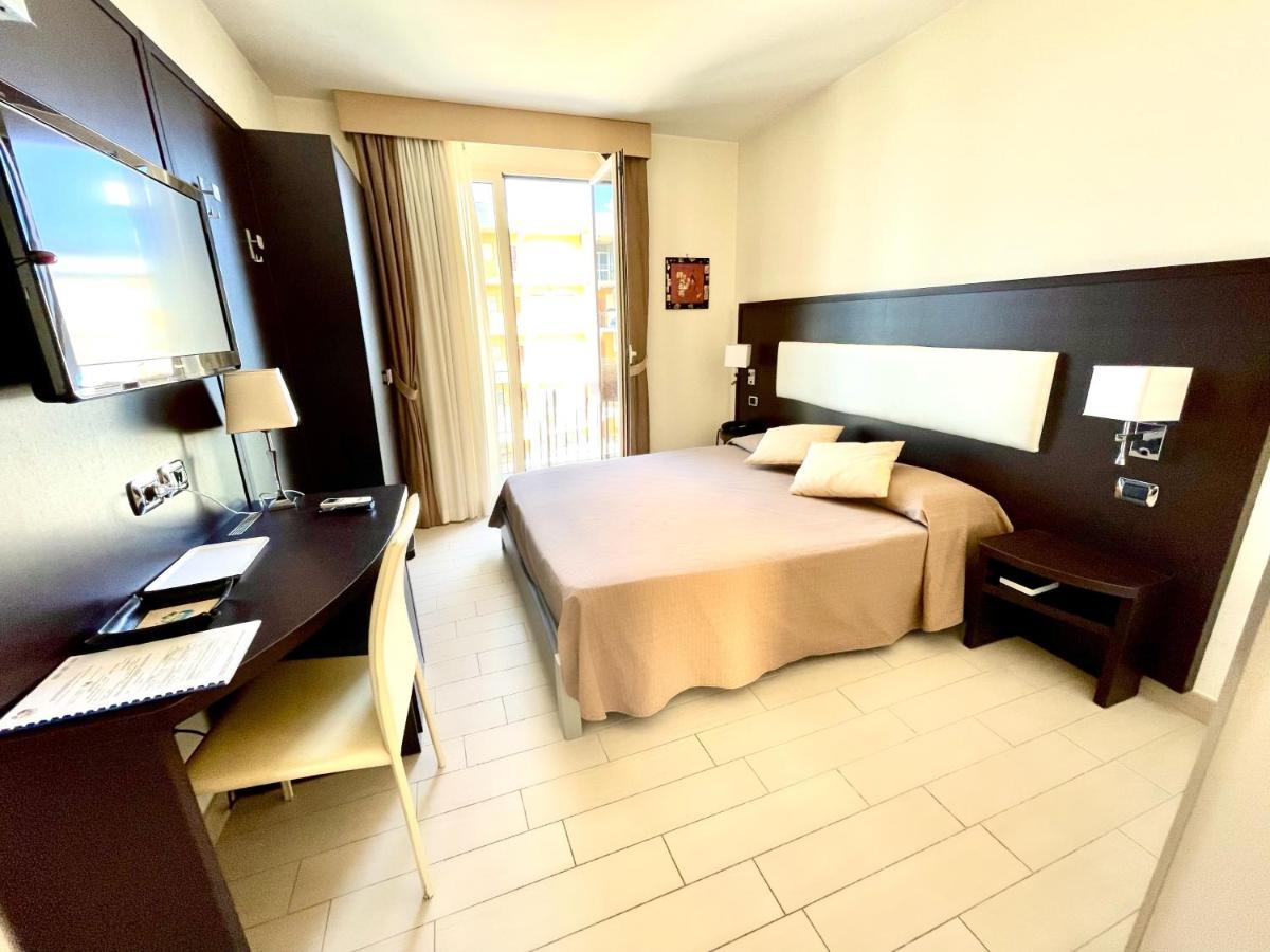 Hotel Welcome San Benedetto del Tronto Bagian luar foto