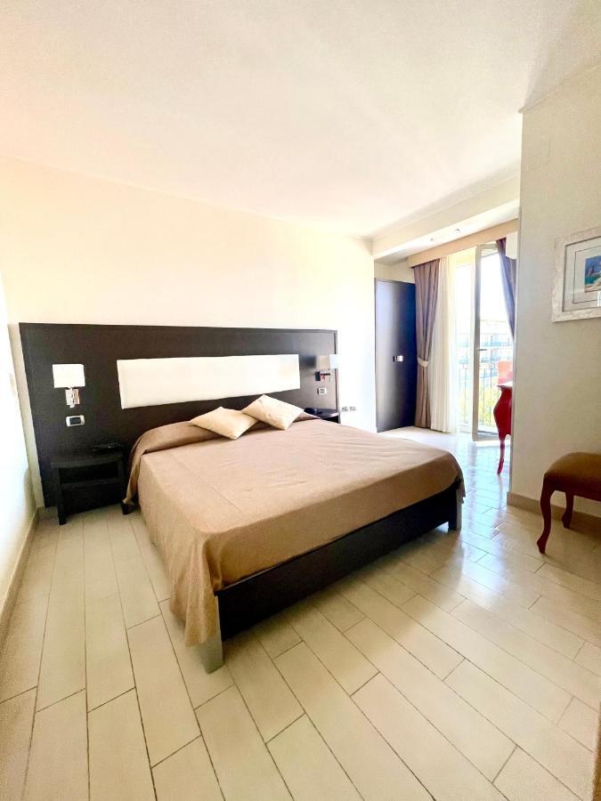 Hotel Welcome San Benedetto del Tronto Bagian luar foto