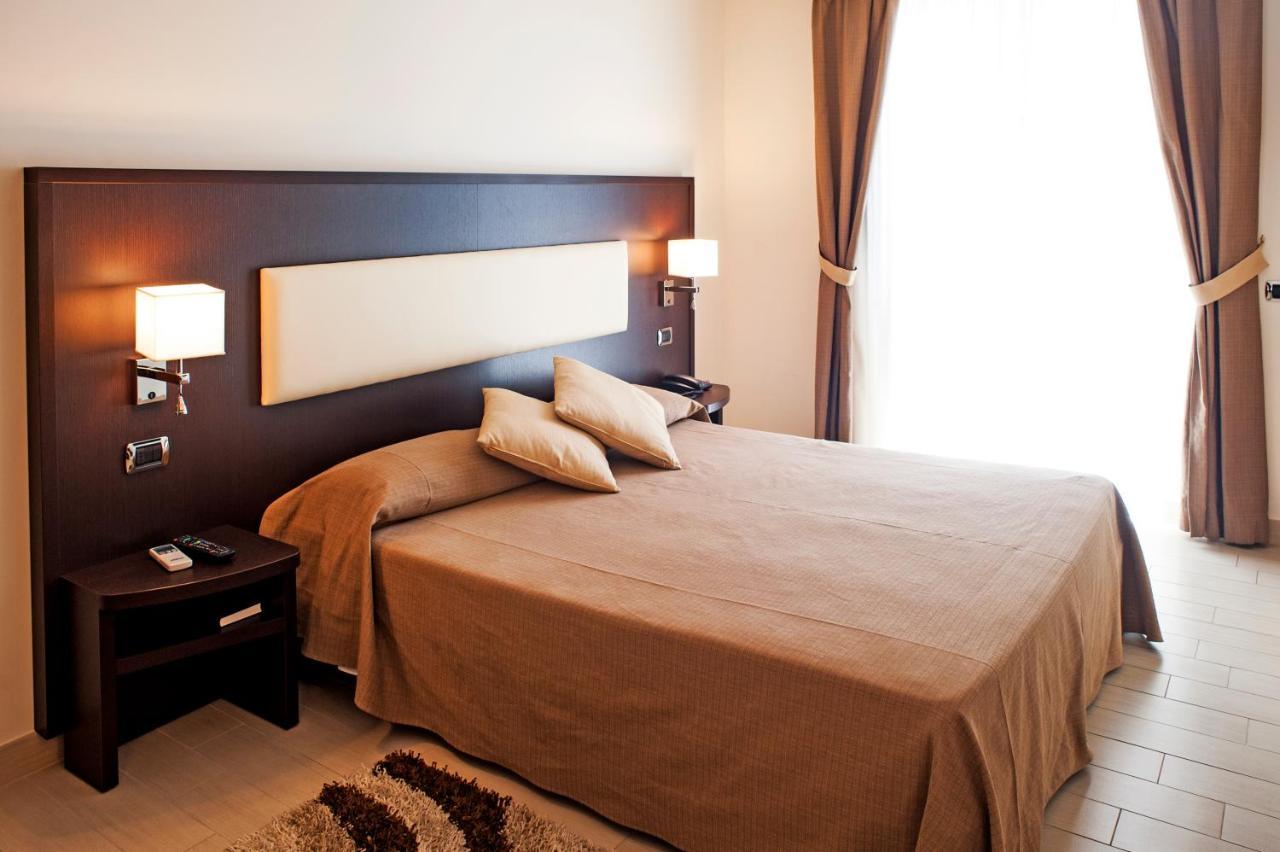 Hotel Welcome San Benedetto del Tronto Bagian luar foto